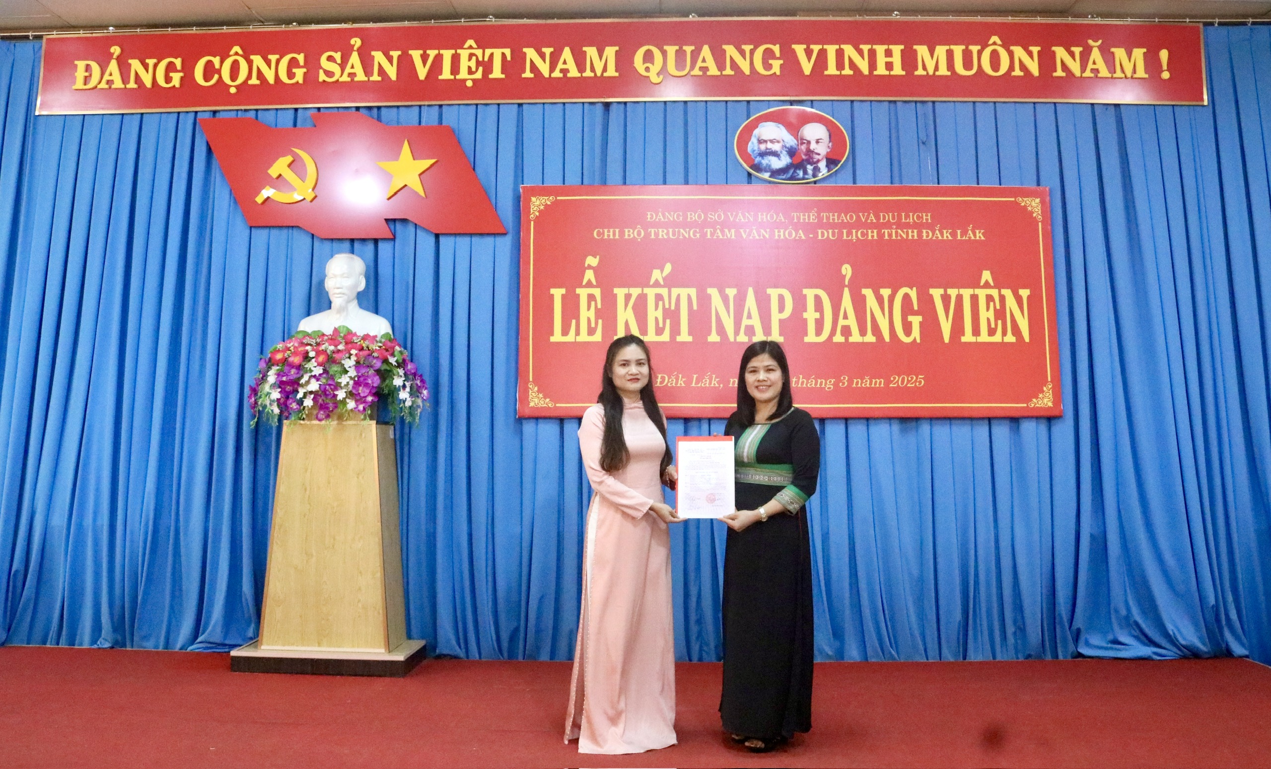 Lễ Kết nạp Đảng viên